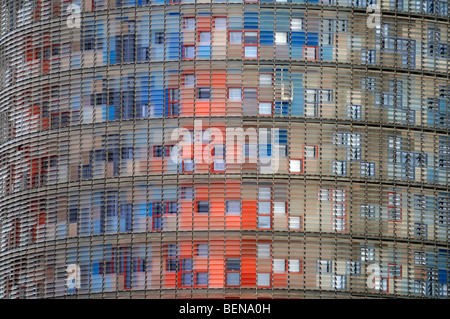 Nahaufnahme von der Torre Agbar in Barcelona, Spanien, einer der neuesten französischen Architekten Jean Nouvel-Architektur Fragen. Stockfoto