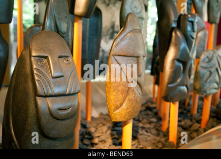 Geschnitzten Speckstein Statuen - Beispiele für afrikanische Kunst Stockfoto