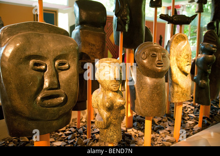 Geschnitzten Speckstein Statuen - Beispiele für afrikanische Kunst Stockfoto