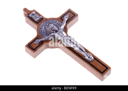 Der Heilige Benedikt Kreuz mit seinem Siegel und aus Holz. Stockfoto