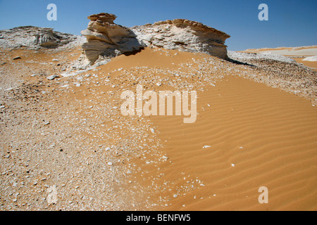 Kalksteinformationen in der weißen Wüste Ägyptens / Sahara el Beyda in der Nähe von Farafra in der libyschen Wüste, Nordafrika Stockfoto