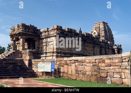 Der Papanatha-Tempel gebaut um 740 n. Chr. auf einem Sockel von fünf leisten mit Tiermotiven Blumenmustern verziert und Stockfoto