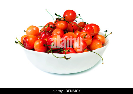 Rainier Kirschen in Schüssel über weiß Stockfoto