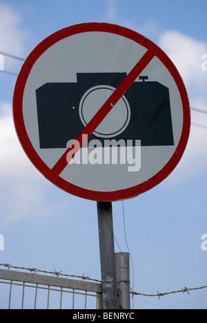 keine Fotografie-Schild an den griechischen zypriotischen Armee Grenzposten an der UN-Pufferzone in die grüne Linie zwischen der Nord-Süd-Zypern Stockfoto