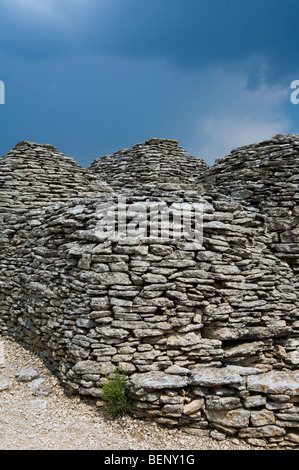 Der restaurierte Dorf des Bories mit seinen traditionellen Stein gallischen Hütten, Gordes, Vaucluse, Provence Alpes Côte d ' Azur, Frankreich Stockfoto