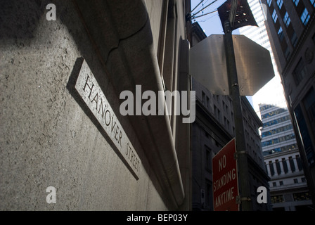 Straßenschild für Hanover Street im Financial District in niedrigeren Manahttan in New York Stockfoto