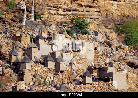 Wohnung der Tellem Menschen auf die Böschung Bandiagara Dogonland, Mali, Westafrika Stockfoto