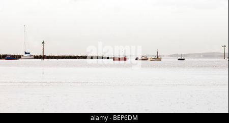 Kleine Boote auf Morecambe Bay Stockfoto