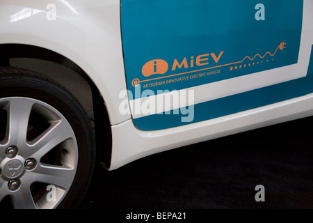 MiEV Mitsubishi Innovative Electric Vehicle, auf dem Display an der Westküste grün, Kalifornien. PG & E Elektrofahrzeug-Projekt. Stockfoto