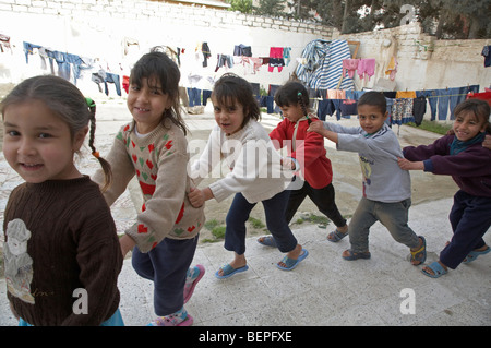 Elternhaus und Schule für Waisenkinder und benachteiligte Kinder von Christian Coptic Hintergrund, befindet sich im Marriot Villa Ägypten Kinder Stockfoto