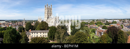 Ein Panoramablick auf Gloucester Cathedral, Gloucester UK Stockfoto