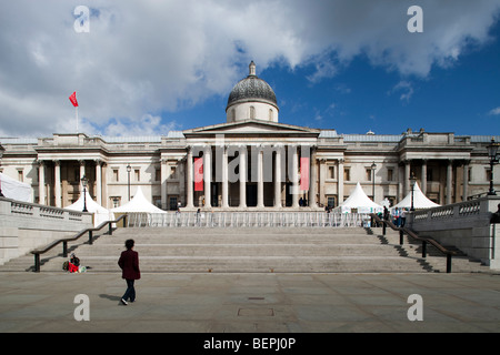 Fassade der National Gallery am Trafalgar Square, London, England, Vereinigtes Königreich Stockfoto