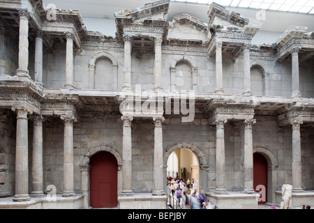 Markttor von Milet, römische Arbeit (120 n. Chr.), Pergamon Museum, Berlin, Deutschland Stockfoto