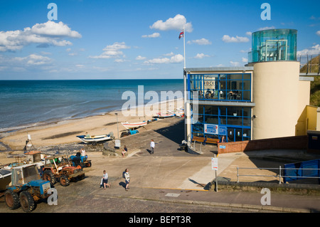 Rettungsboot-Café in Cromer ein beliebter Badeort in Norfolk East Anglia, England Stockfoto