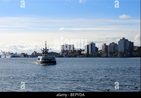 Blick von Halifax Harbour von der Dartmouth-Seite Stockfoto