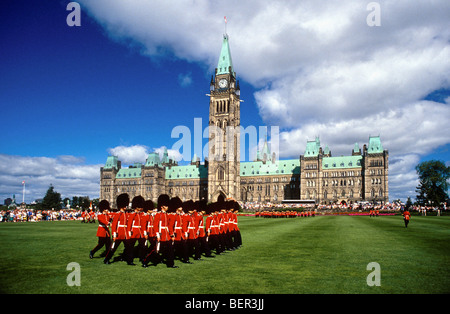 Nordamerika, Kanada, Ontario, Ottawa, die Hauptstadt des Landes, Parlamentsgebäude, Parliament Hill, Wachwechsel Stockfoto