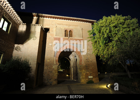 Ostfassade des Puerta del Vino, Wein-Tor, der Alhambra, Granada, Andalusien, Spanien Stockfoto