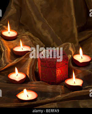 Geschenk-Box und diyas Stockfoto