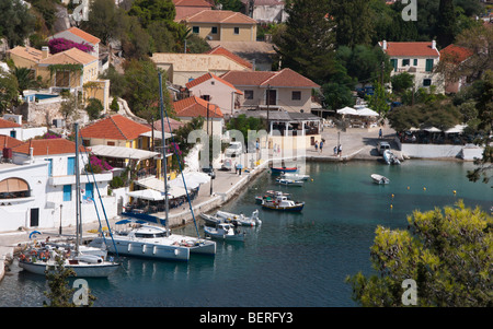 Assos Dorf Kefalonia mit Bucht und das Meer Stockfoto