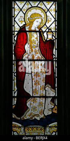 Ein Glasfenster mit der Darstellung der Heiligen Maria Magdalena von Herbert Bryans (Künstler E Heasman), der St Martin's Church, Glandford, Norfolk Stockfoto