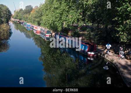 Regents Canal in Ost-London im Victoriapark Stockfoto