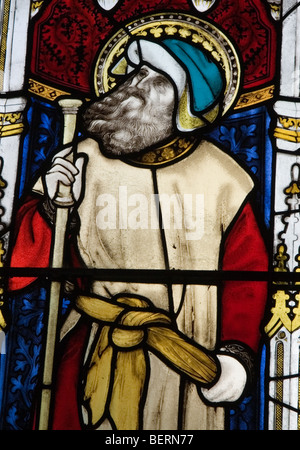 Glasmalerei-Figuren: St.-Andreas Kirche, Mells, Somerset, Großbritannien Stockfoto