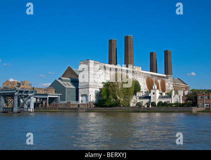 Greenwich Kraftwerk, Trinity Hospital und der Themse, London, England Stockfoto