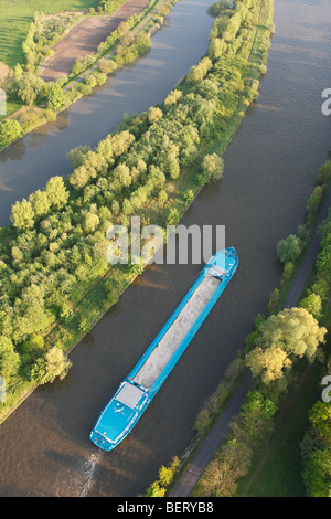 Frachtschiff am Fluss Schelde, Belgien Stockfoto