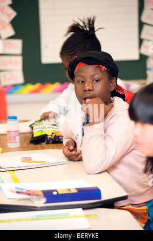 Musselin Studentin in Buche Elementary School, Manchester, NH. Bild ist kein Modell / Eigenschaft freigegeben. Stockfoto