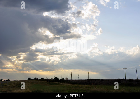 Strahlen der Sonne durch Wolken, Texas, USA Stockfoto