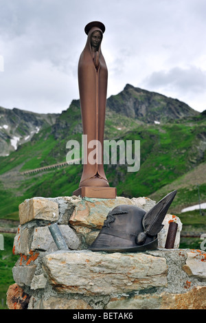 Statue der Jungfrau Maria in der Nähe des Hospizes Fonteinte, großen Sankt Bernhard-Pass / Col du Grand-Saint-Bernard, Italienische Alpen, Italien Stockfoto