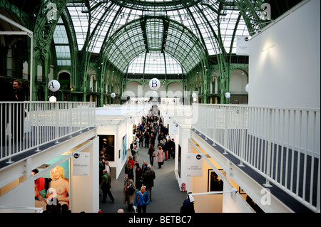 Paris, Frankreich, Besucher der jährlichen Ausstellung zeitgenössischer Kunst, FIAC, Messe im „Grand Palais“ im Gebäude, großer Palast paris Stockfoto