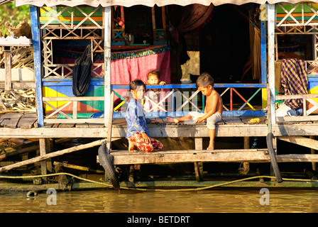 Leben auf dem Tonla-Sap-See, zwischen Battambang und Siem Reap. Kambodscha. Stockfoto