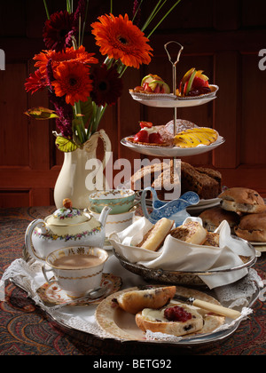 Nachmittags Tee und Kuchen Stockfoto