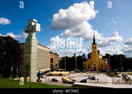 Blick auf Vabaduse Valjak (Freiheitsplatz) von Harju Hügel, Tallinn, Estland Stockfoto