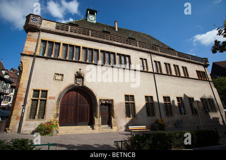 Traditionelle Architektur Gebäude, Weinkeller in Colmar Elsass Haut Rhin Frankreich 099567 Colmar Stockfoto