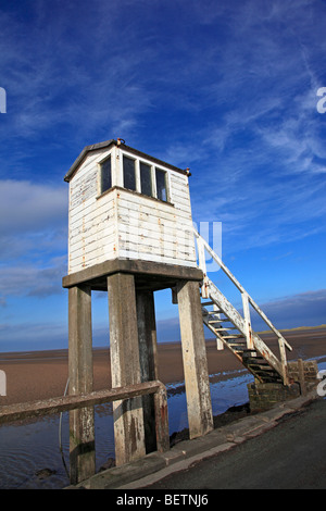 Zuflucht-Box auf Holy Island Causeway, Northumberland, England Stockfoto