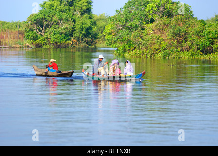 Leben auf dem Tonla-Sap-See, zwischen Battambang und Siem Reap. Kambodscha. Stockfoto