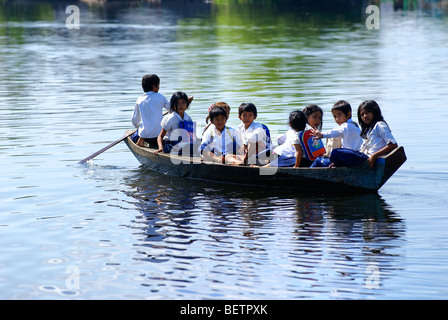 Leben auf dem Tonla-Sap-See, zwischen Battambang und Siem Reap. Kambodscha. Stockfoto