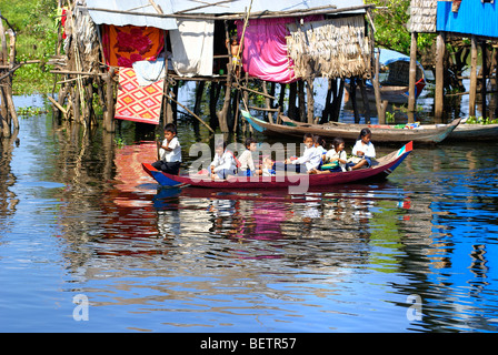 Leben auf dem Tonla-Sap-See, zwischen Battambang und Siem Reap. Kambodscha. Stockfoto