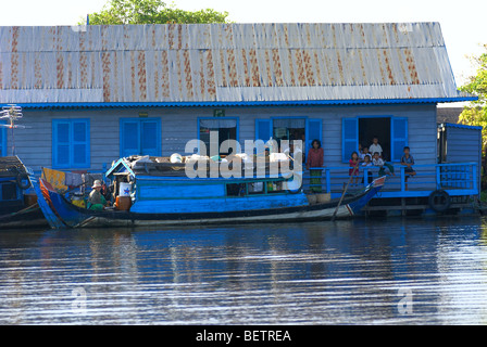 Leben auf dem Tonla-Sap-See, zwischen Battambang und Siem Reap. Kambodscha. Stockfoto