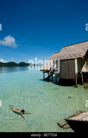 Schnorchler in Ruhe Lagune Stockfoto