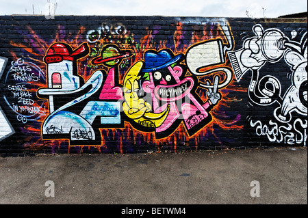 Graffiti-Kunst an der Wand in der Nähe der Salbei in Gateshead North East England