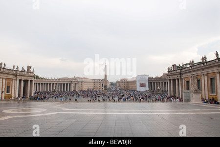 Den Petersplatz im Vatikan, Rom, Italien Stockfoto