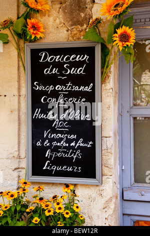 Cafe Zeichen außerhalb Bistro in Gordes-Provence-Frankreich Stockfoto