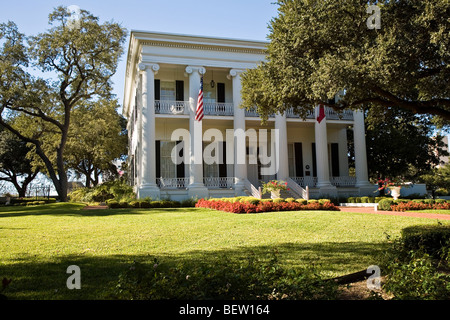 1856 neoklassizistischen Stil des Gouverneurs ist eines der ältesten Bauwerke im Texas Capitol Complex in Austin, Texas, USA Stockfoto