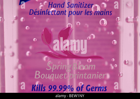 Nahaufnahme von Hand Sanitizer Flaschenetikett Stockfoto