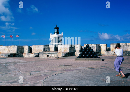 Besucher fotografieren und historische Festung, San Juan National Historic Site, Old San Juan, Puerto Rico. Stockfoto