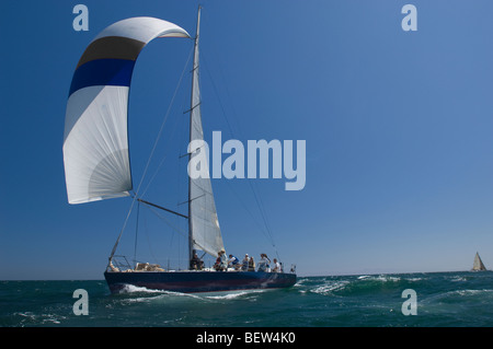 Yacht konkurriert in Team-Segel-Event, California Stockfoto