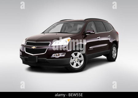 2010 Chevrolet Traverse 1LT rot - Winkel-Vorderansicht Stockfoto